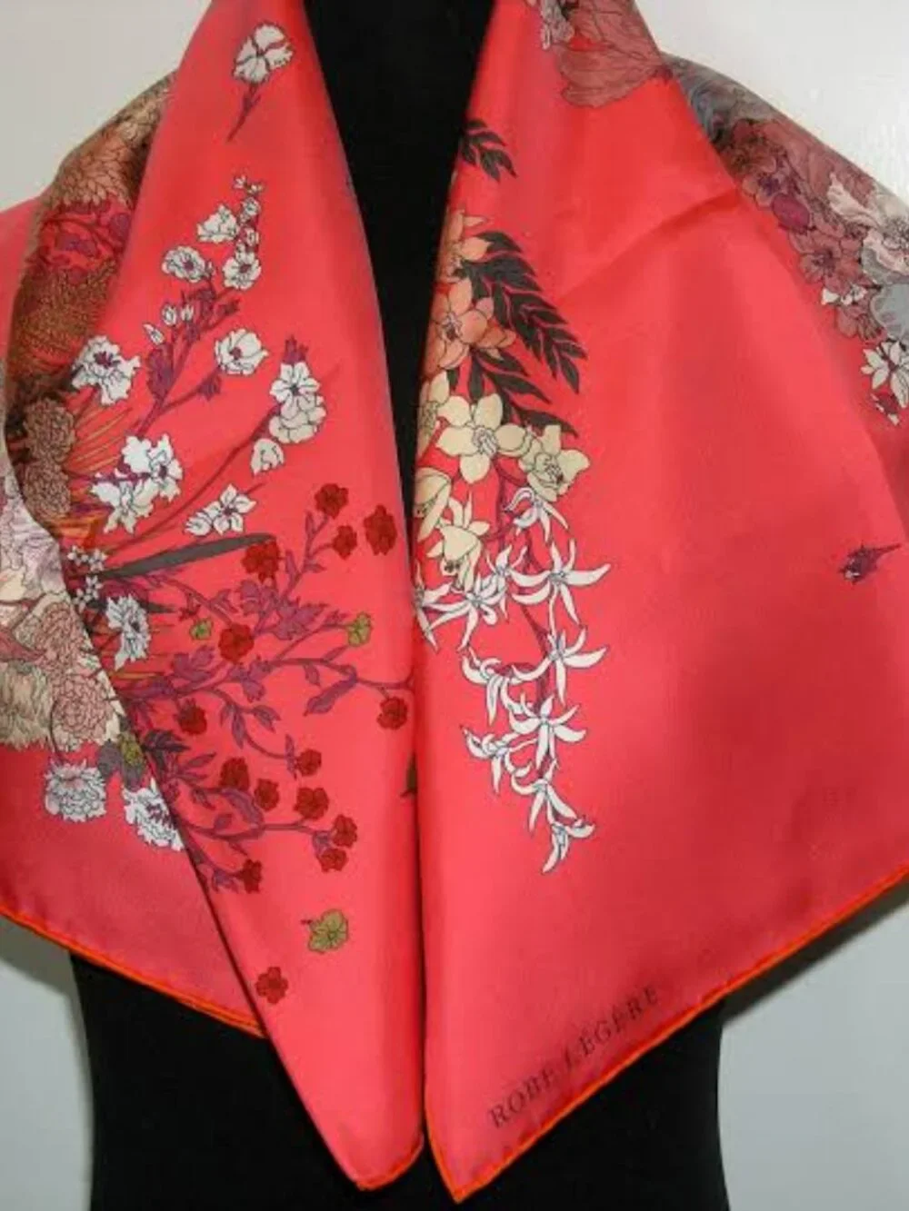 Hermès Robe Légère 90 Silk Scarf in Pink Rose